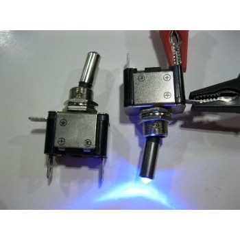 TOGGLE SWITCH 12 VOLT ILLUMINATED BLUE
